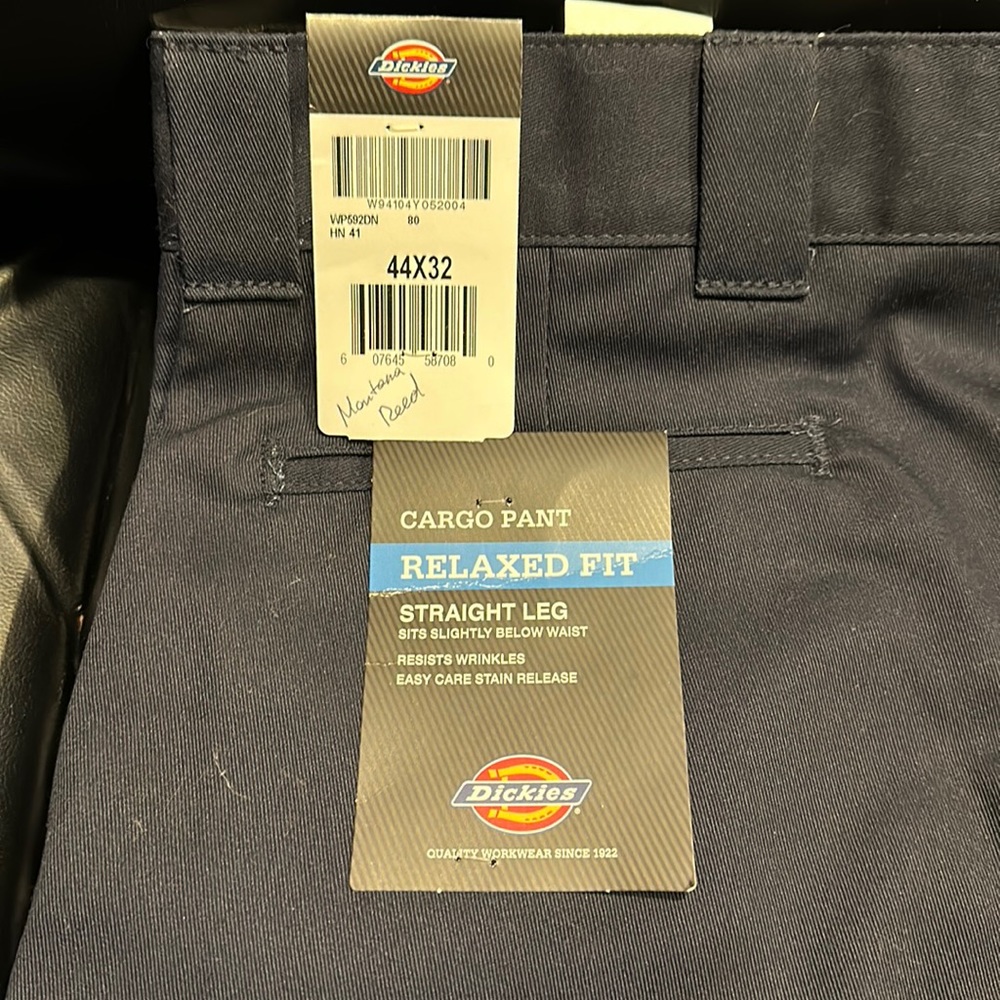 NWT Navy blue Dickies brand cargo pants 44x32